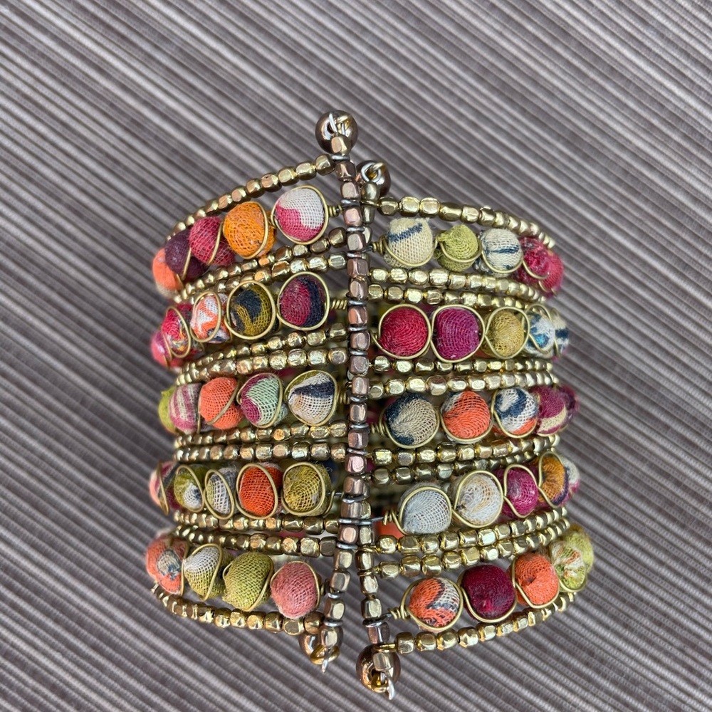 Woman’s bracelet. - Picture 2 of 3